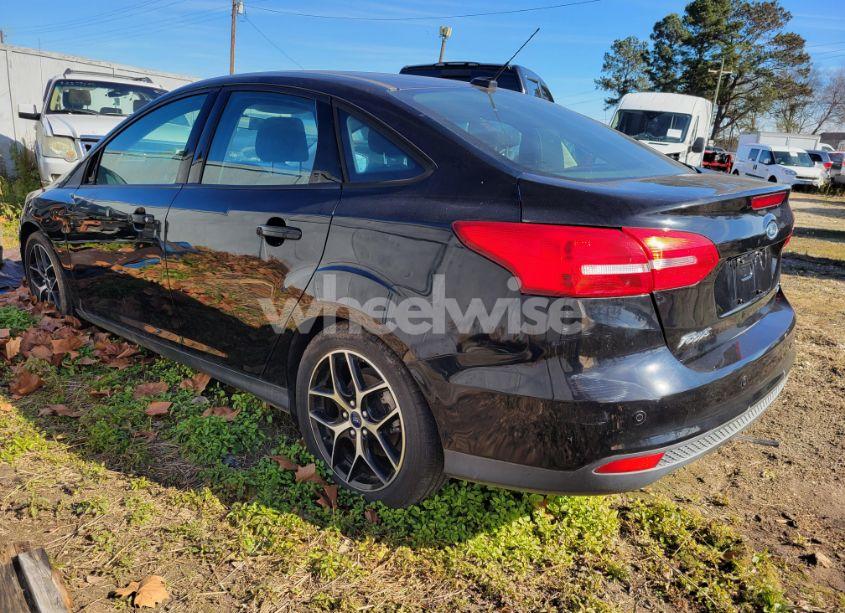Photo 3 of 2018 Ford Focus (VIN 1FADP3H26JL214274)