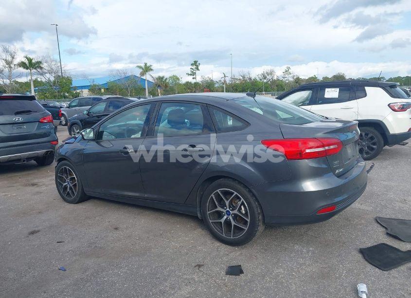 Photo 14 of 2018 Ford Focus SEL (VIN 1FADP3H26JL227039)