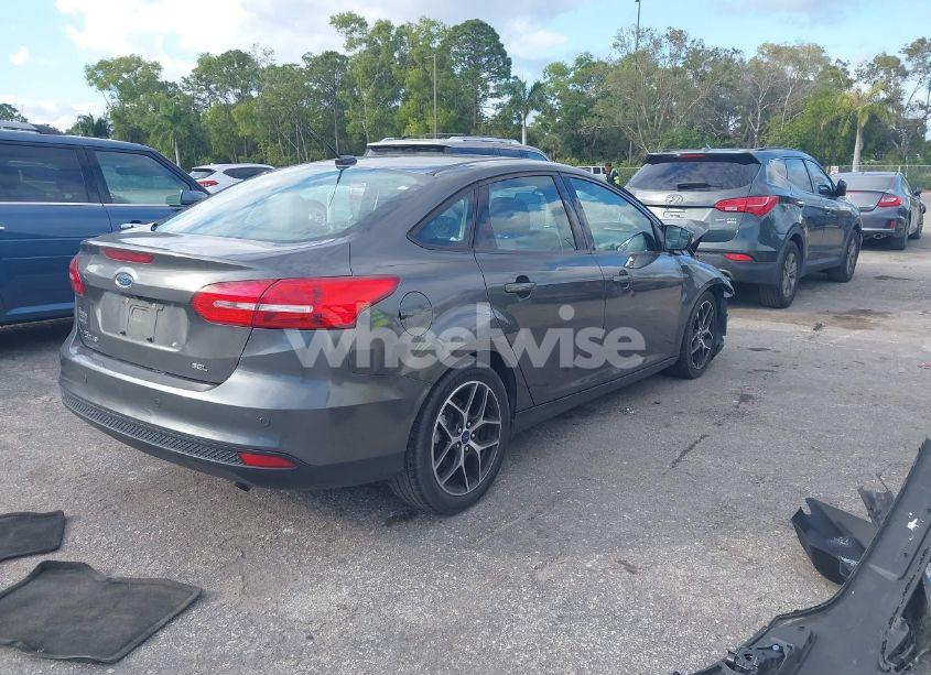 Photo 4 of 2018 Ford Focus SEL (VIN 1FADP3H26JL227039)