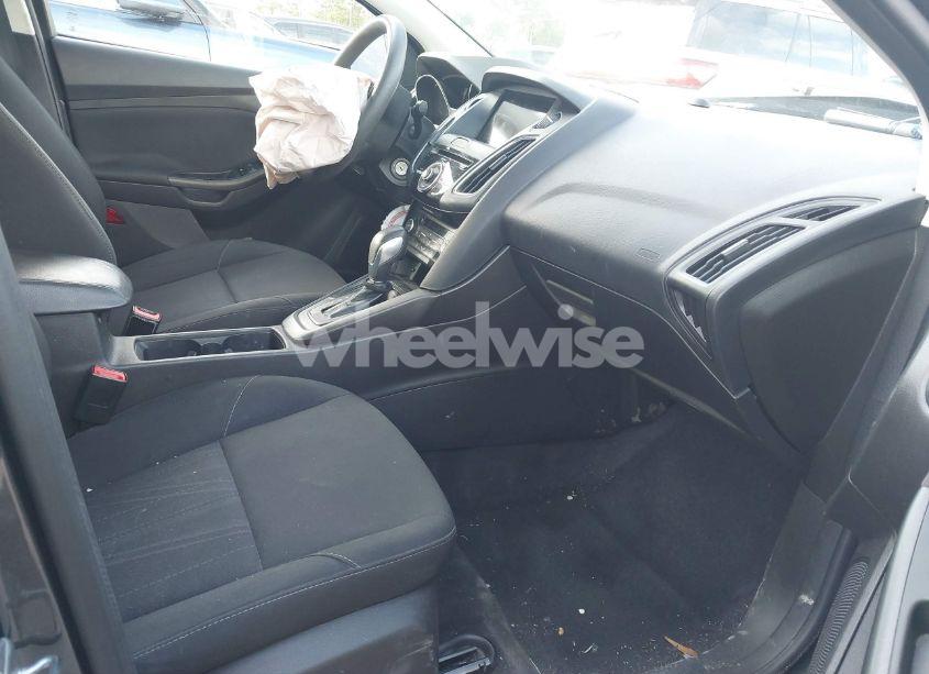 Photo 5 of 2018 Ford Focus SEL (VIN 1FADP3H26JL227039)