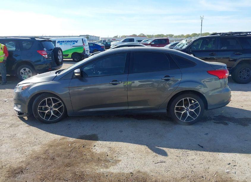 Photo 14 of 2018 Ford Focus SEL (VIN 1FADP3H27JL203901)