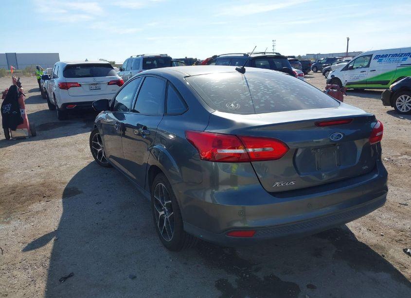 Photo 3 of 2018 Ford Focus SEL (VIN 1FADP3H27JL203901)