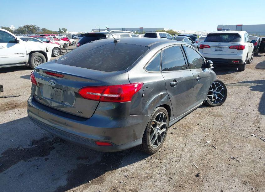 Photo 4 of 2018 Ford Focus SEL (VIN 1FADP3H27JL203901)