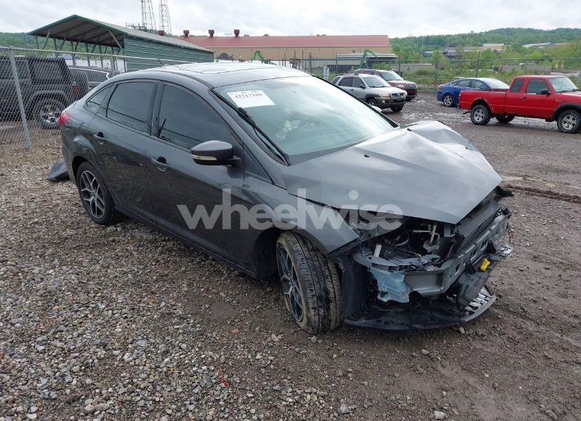 2018 Ford Focus SEL (VIN 1FADP3H27JL209925) main photo