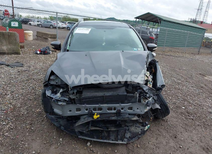 Photo 12 of 2018 Ford Focus SEL (VIN 1FADP3H27JL209925)