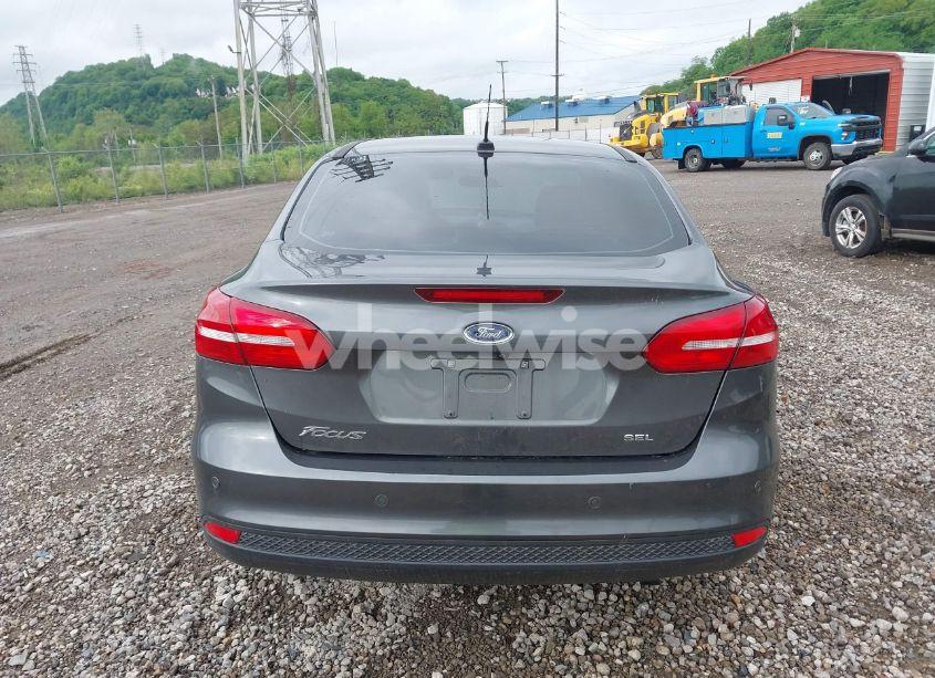 Photo 16 of 2018 Ford Focus SEL (VIN 1FADP3H27JL209925)