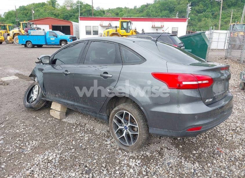 Photo 3 of 2018 Ford Focus SEL (VIN 1FADP3H27JL209925)