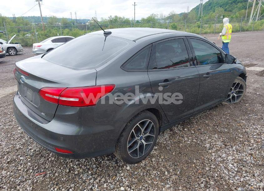 Photo 4 of 2018 Ford Focus SEL (VIN 1FADP3H27JL209925)