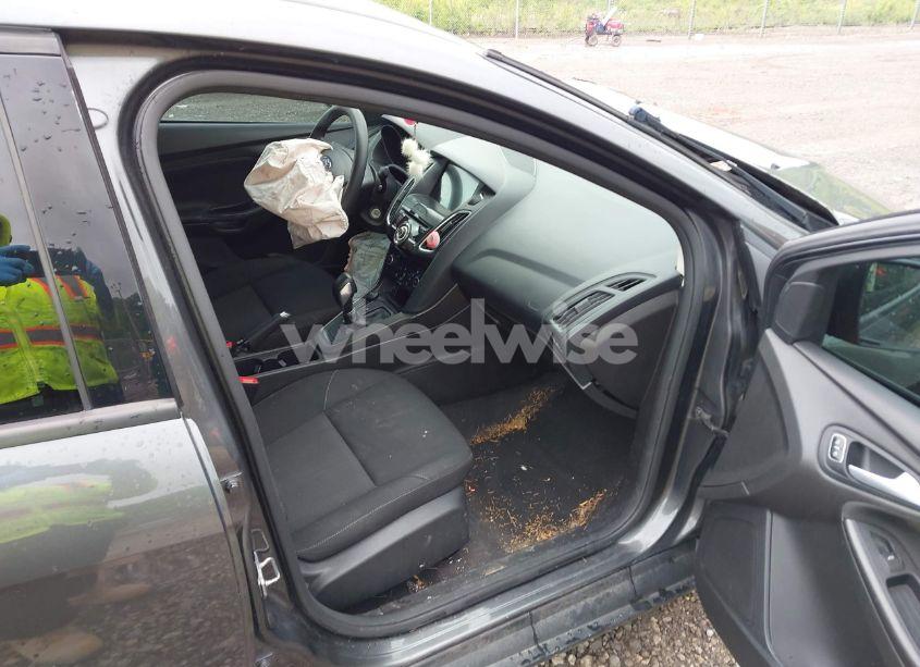 Photo 5 of 2018 Ford Focus SEL (VIN 1FADP3H27JL209925)