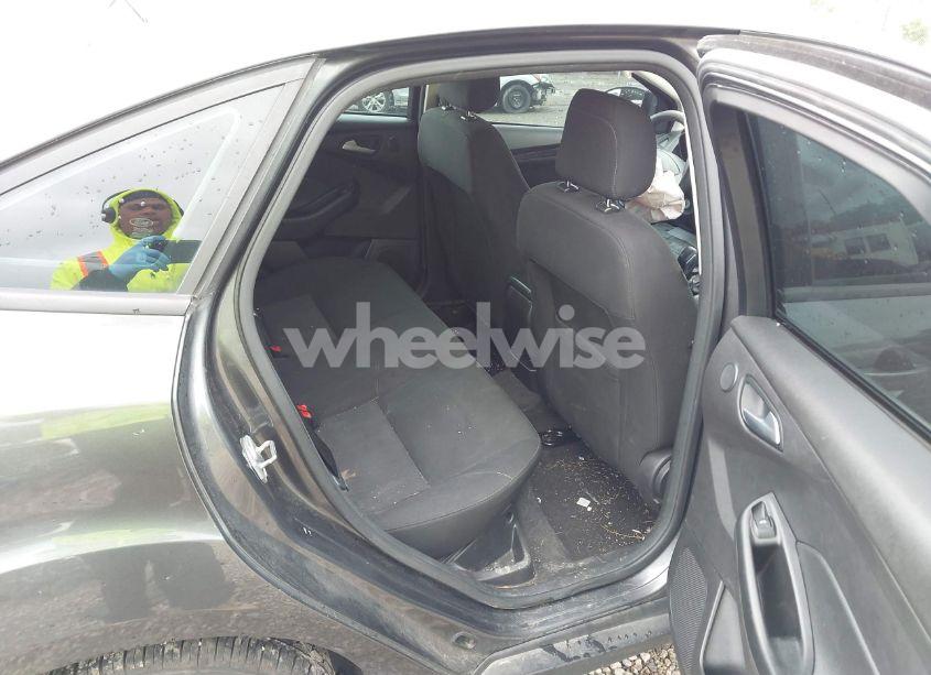 Photo 8 of 2018 Ford Focus SEL (VIN 1FADP3H27JL209925)