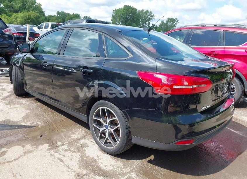 Photo 3 of 2018 Ford Focus SEL (VIN 1FADP3H27JL222660)