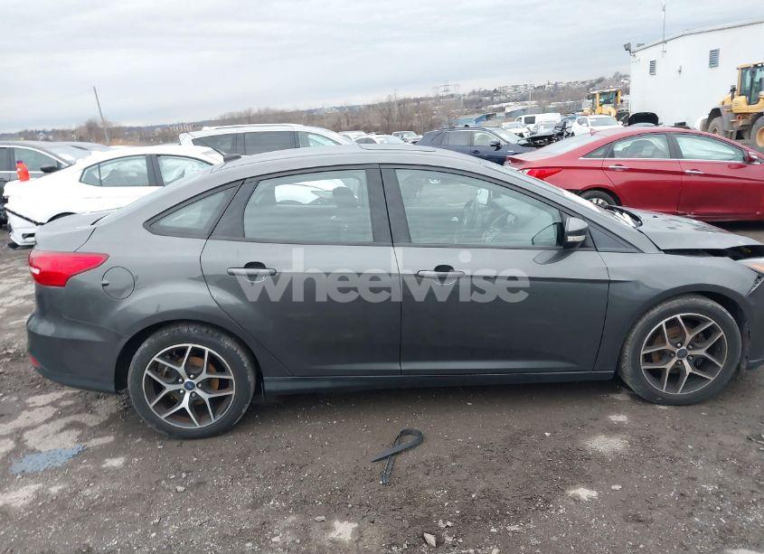 Photo 13 of 2018 Ford Focus SEL (VIN 1FADP3H27JL264620)