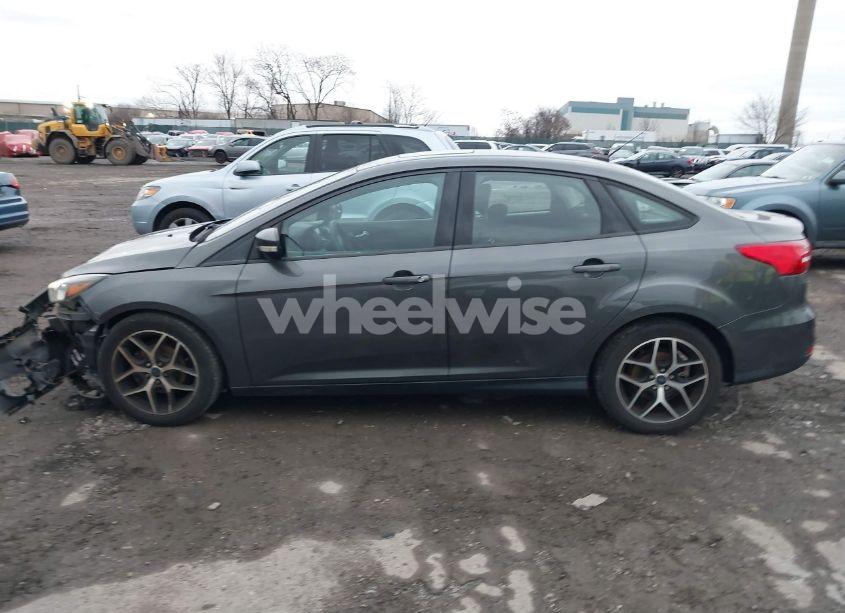Photo 14 of 2018 Ford Focus SEL (VIN 1FADP3H27JL264620)