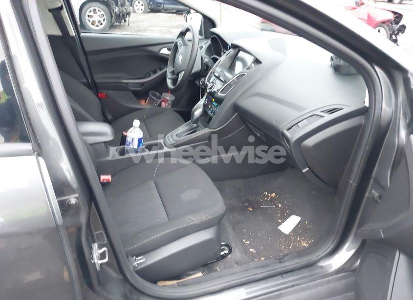 Photo 5 of 2018 Ford Focus SEL (VIN 1FADP3H27JL264620)