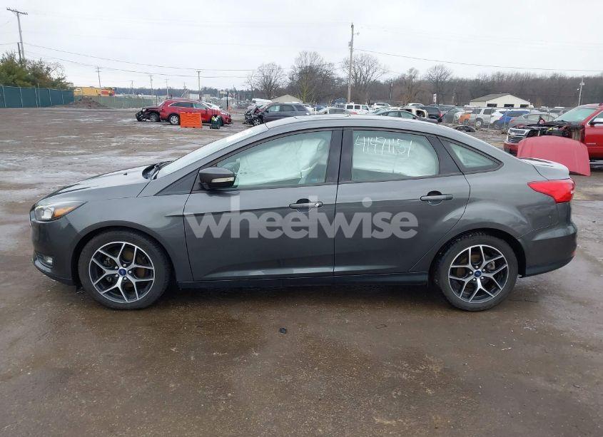 Photo 14 of 2017 Ford Focus SEL (VIN 1FADP3H28HL252759)