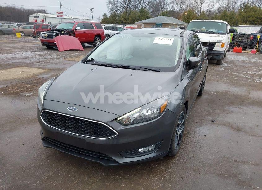 Photo 2 of 2017 Ford Focus SEL (VIN 1FADP3H28HL252759)