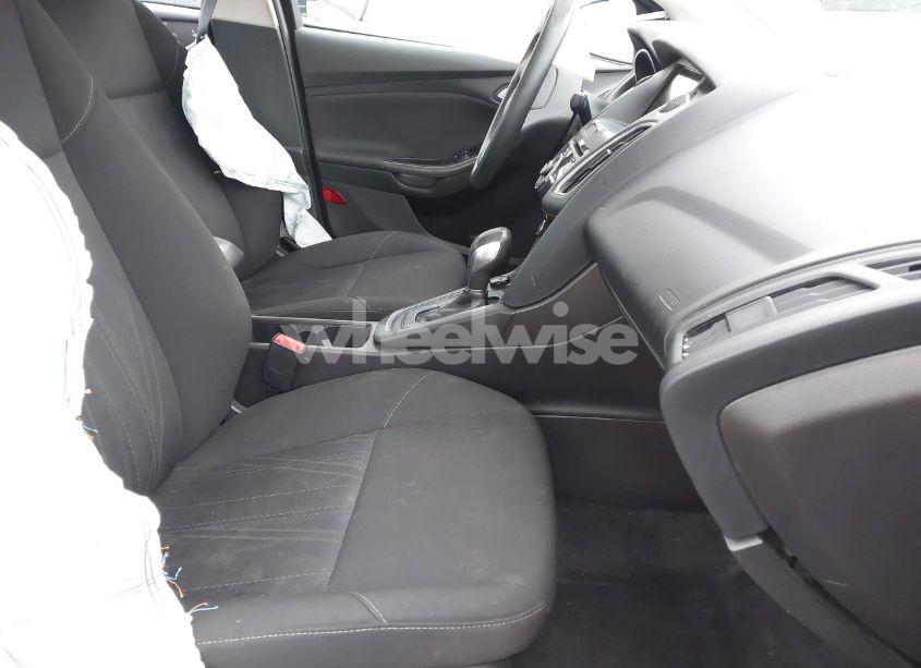 Photo 5 of 2017 Ford Focus SEL (VIN 1FADP3H28HL252759)