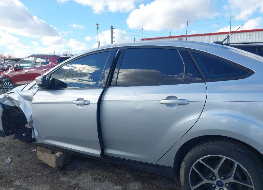 Photo 15 of 2017 Ford Focus SEL (VIN 1FADP3H28HL253524)