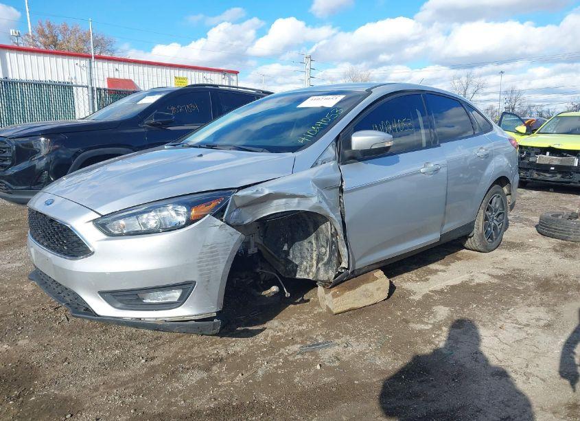 Photo 2 of 2017 Ford Focus SEL (VIN 1FADP3H28HL253524)