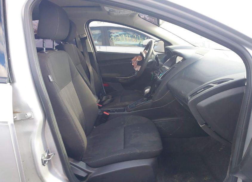 Photo 5 of 2017 Ford Focus SEL (VIN 1FADP3H28HL253524)