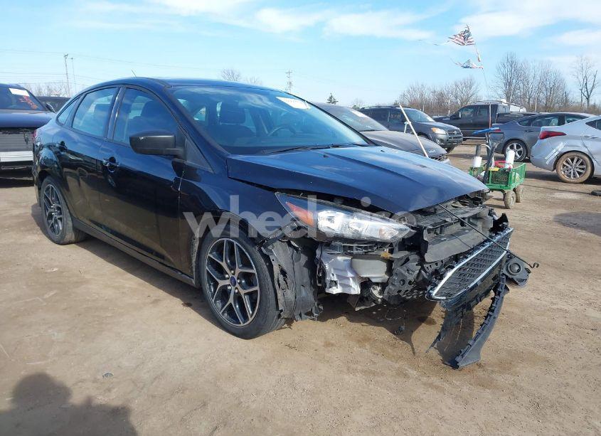2017 Ford Focus SEL (VIN 1FADP3H28HL272199) main photo