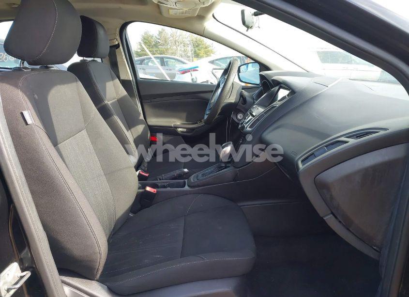 Photo 5 of 2017 Ford Focus SEL (VIN 1FADP3H28HL272199)