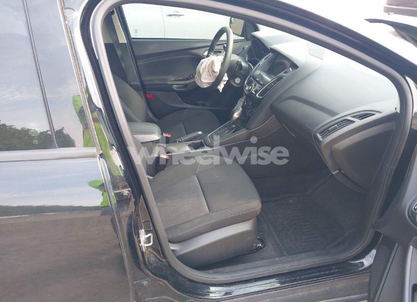 Photo 5 of 2017 Ford Focus SEL (VIN 1FADP3H28HL289729)