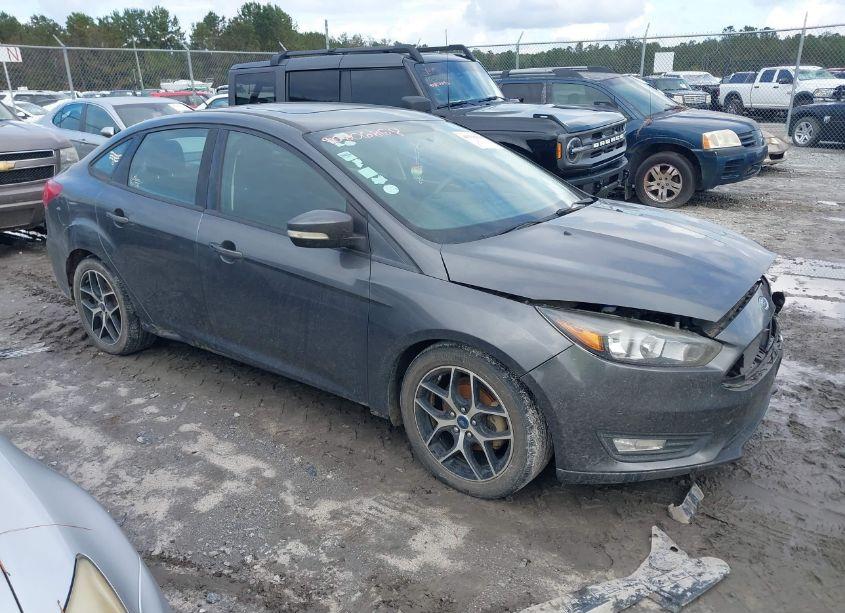 2018 Ford Focus SEL (VIN 1FADP3H28JL201378) main photo