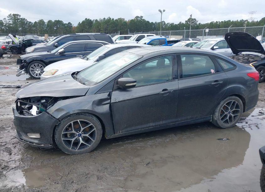 Photo 14 of 2018 Ford Focus SEL (VIN 1FADP3H28JL201378)