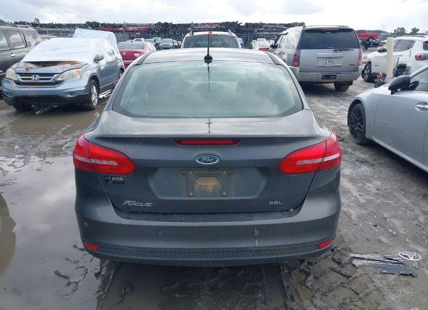 Photo 16 of 2018 Ford Focus SEL (VIN 1FADP3H28JL201378)