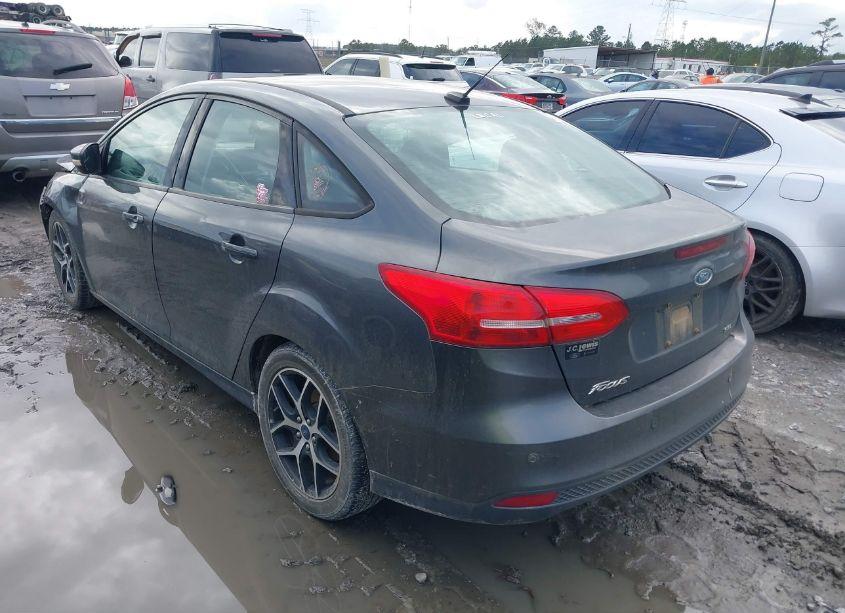 Photo 3 of 2018 Ford Focus SEL (VIN 1FADP3H28JL201378)