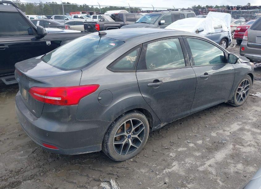 Photo 4 of 2018 Ford Focus SEL (VIN 1FADP3H28JL201378)