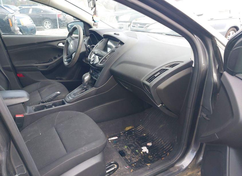 Photo 5 of 2018 Ford Focus SEL (VIN 1FADP3H28JL201378)