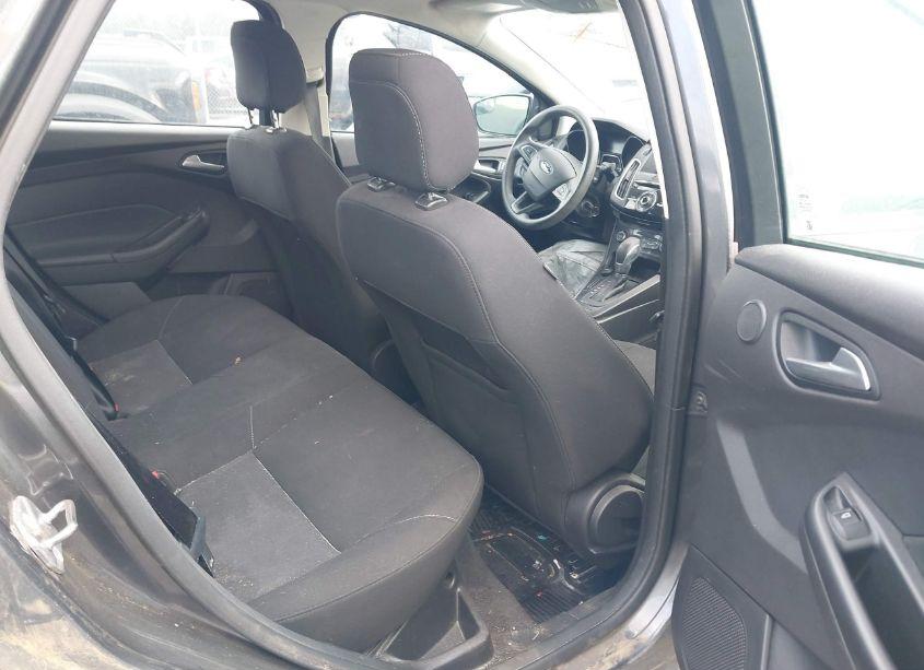 Photo 8 of 2018 Ford Focus SEL (VIN 1FADP3H28JL201378)
