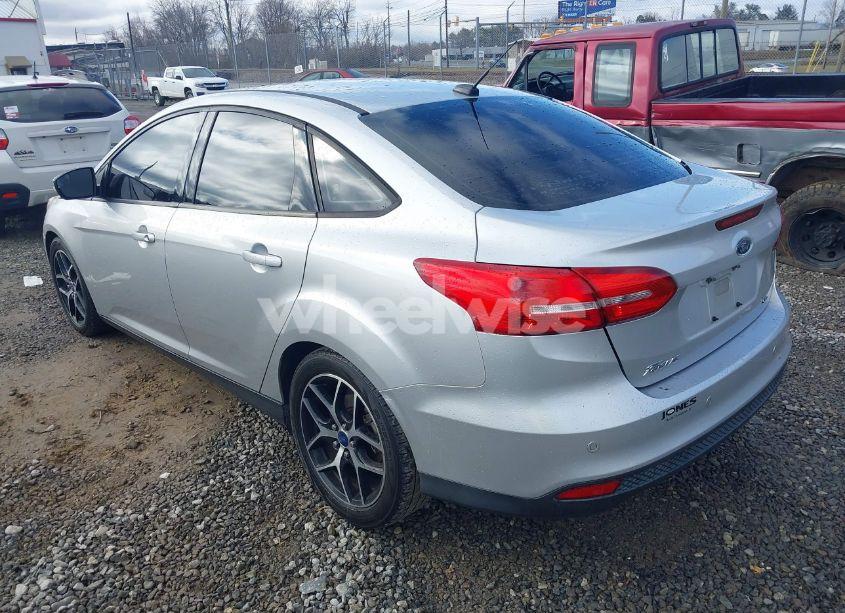 Photo 3 of 2018 Ford Focus SEL (VIN 1FADP3H28JL226412)