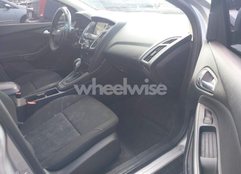 Photo 5 of 2018 Ford Focus SEL (VIN 1FADP3H28JL226412)