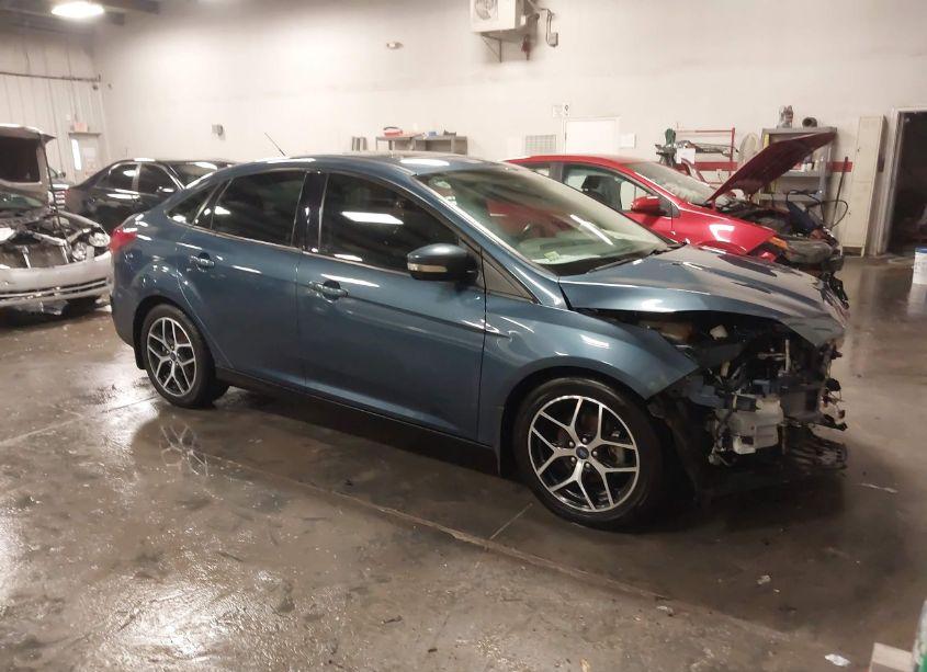 2018 Ford Focus SEL (VIN 1FADP3H28JL291910) main photo
