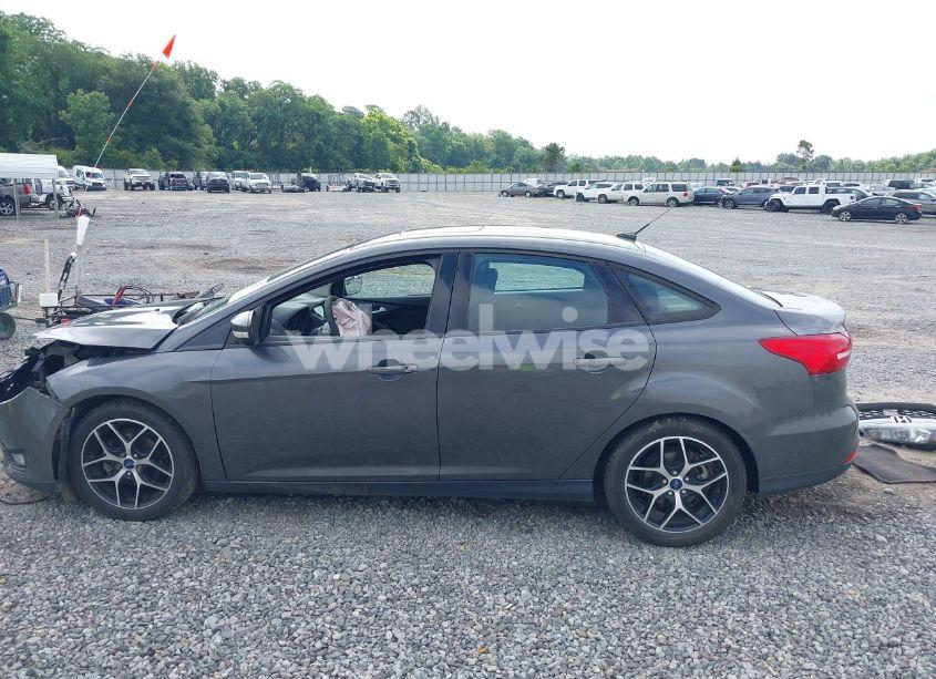 Photo 15 of 2017 Ford Focus SEL (VIN 1FADP3H29HL225375)