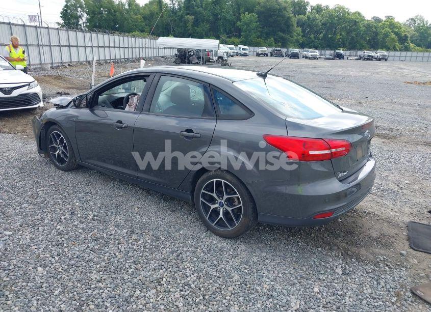 Photo 3 of 2017 Ford Focus SEL (VIN 1FADP3H29HL225375)