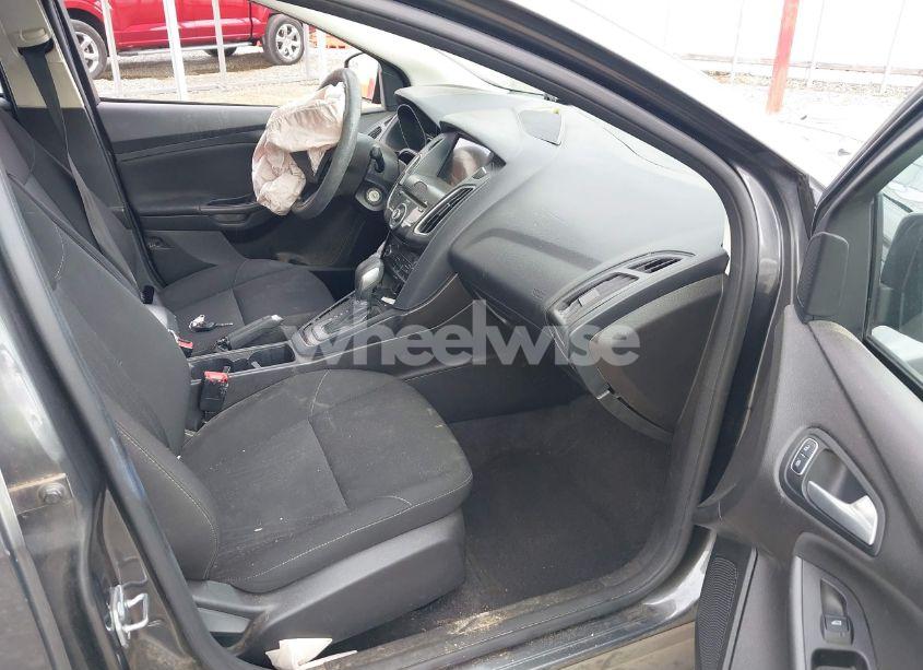 Photo 5 of 2017 Ford Focus SEL (VIN 1FADP3H29HL225375)