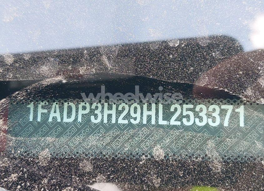 Photo 9 of 2017 Ford Focus SEL (VIN 1FADP3H29HL253371)