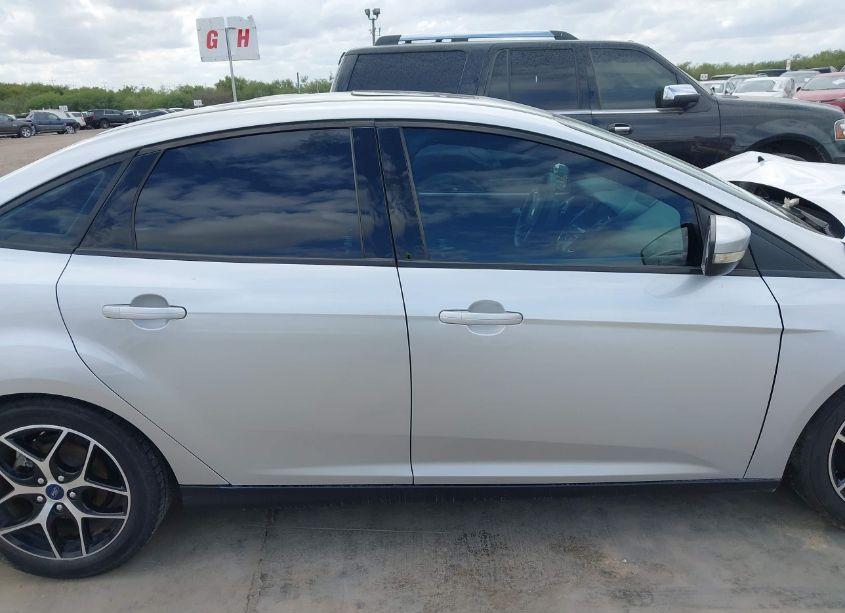 Photo 14 of 2017 Ford Focus SEL (VIN 1FADP3H29HL332586)