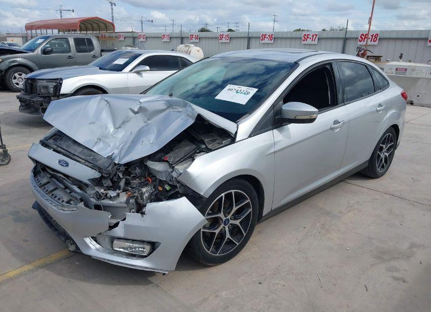 Photo 2 of 2017 Ford Focus SEL (VIN 1FADP3H29HL332586)