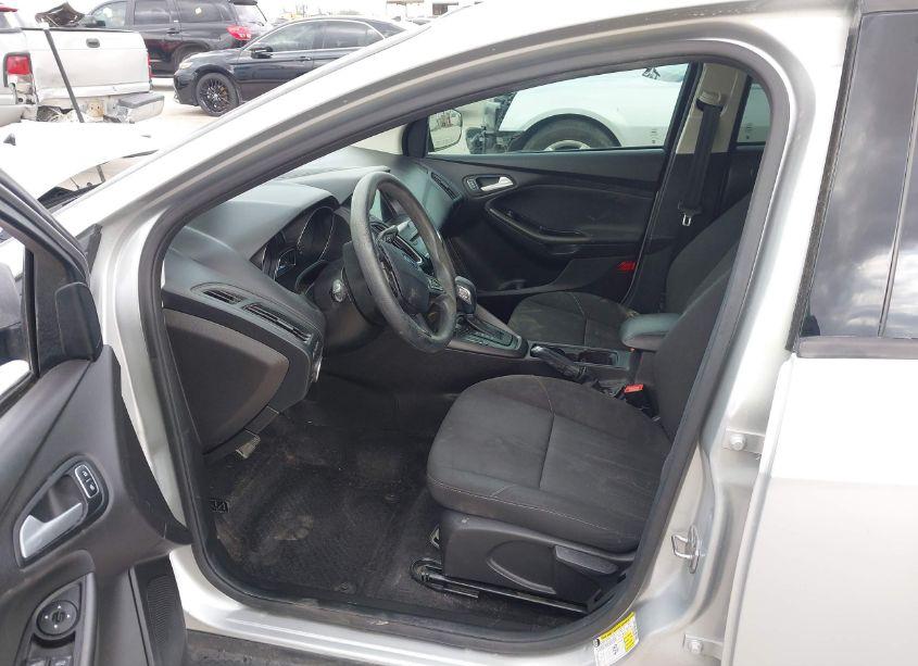 Photo 5 of 2017 Ford Focus SEL (VIN 1FADP3H29HL332586)