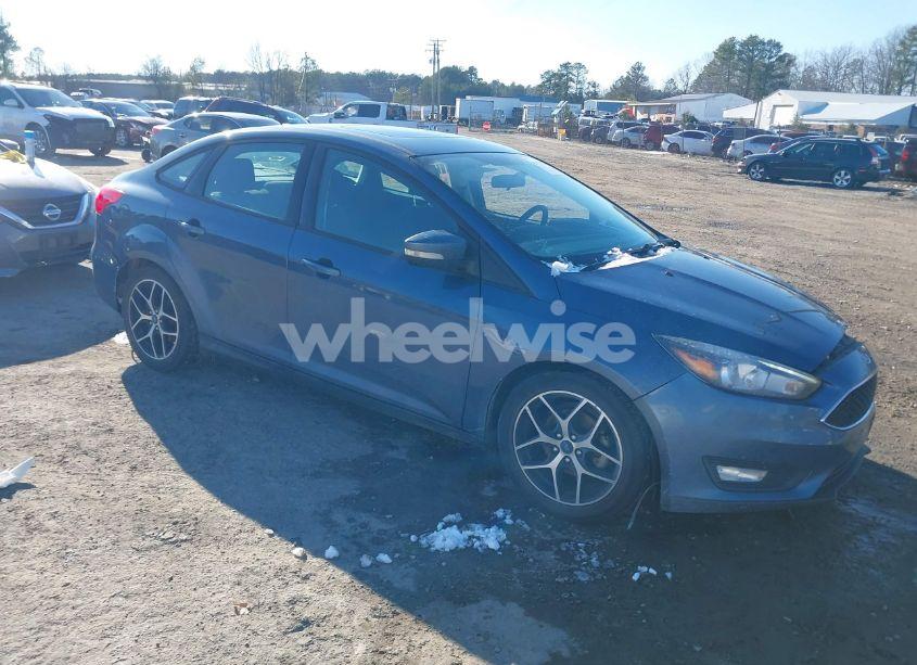 2018 Ford Focus SEL (VIN 1FADP3H29JL227620) main photo