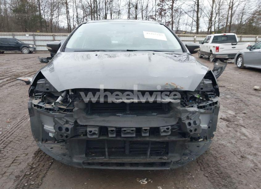Photo 13 of 2018 Ford Focus SEL (VIN 1FADP3H29JL255501)