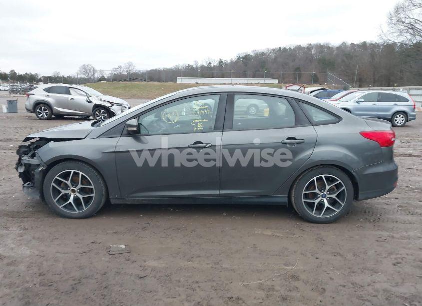 Photo 15 of 2018 Ford Focus SEL (VIN 1FADP3H29JL255501)