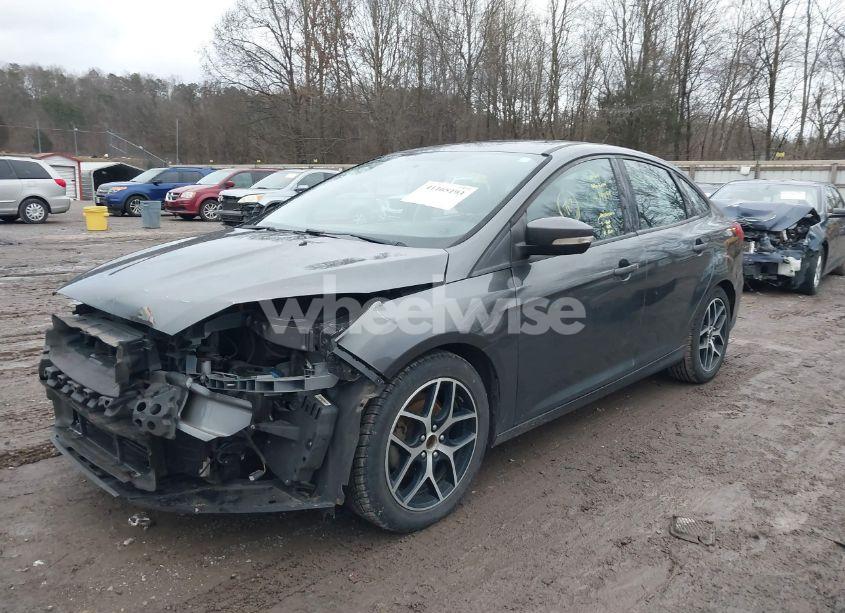 Photo 2 of 2018 Ford Focus SEL (VIN 1FADP3H29JL255501)