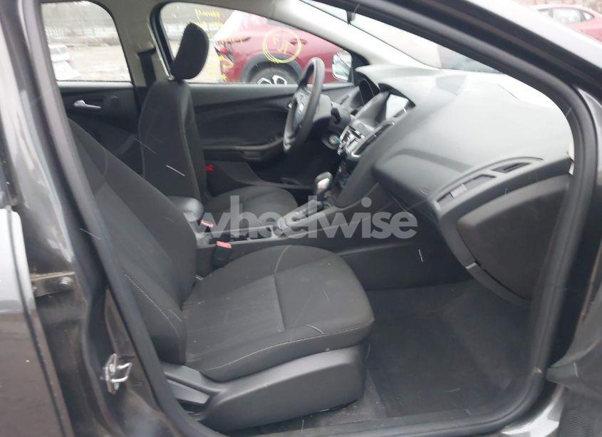 Photo 5 of 2018 Ford Focus SEL (VIN 1FADP3H29JL255501)