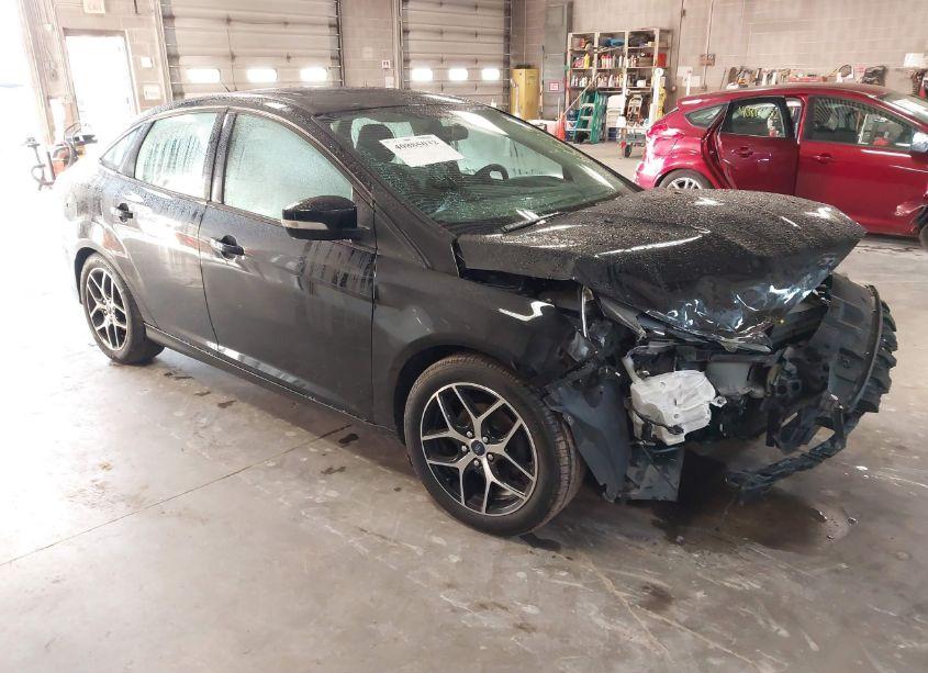 2017 Ford Focus SEL (VIN 1FADP3H2XHL306773) main photo